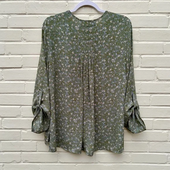 Bobeau Floral Green & Blue Hi Lo Blouse, SZ M NWOT - Picture 9 of 9